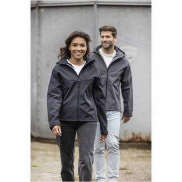 Logotrade werbemittel das Foto: Coltan Softshelljacke aus recyceltem Material für Herren