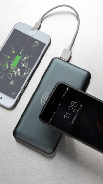 Logotrade Geschäftsgeschenke das Foto: 10.000 mAh FastCharging 10W Wireless Powerbank mit PD