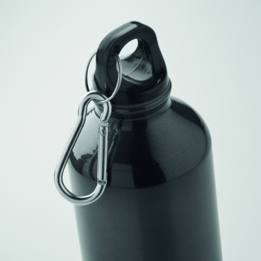 Logotrade Logogeschenke das Foto: Einwandige 500-ml-Wasserflasche aus recyceltem Aluminium mit Karabiner