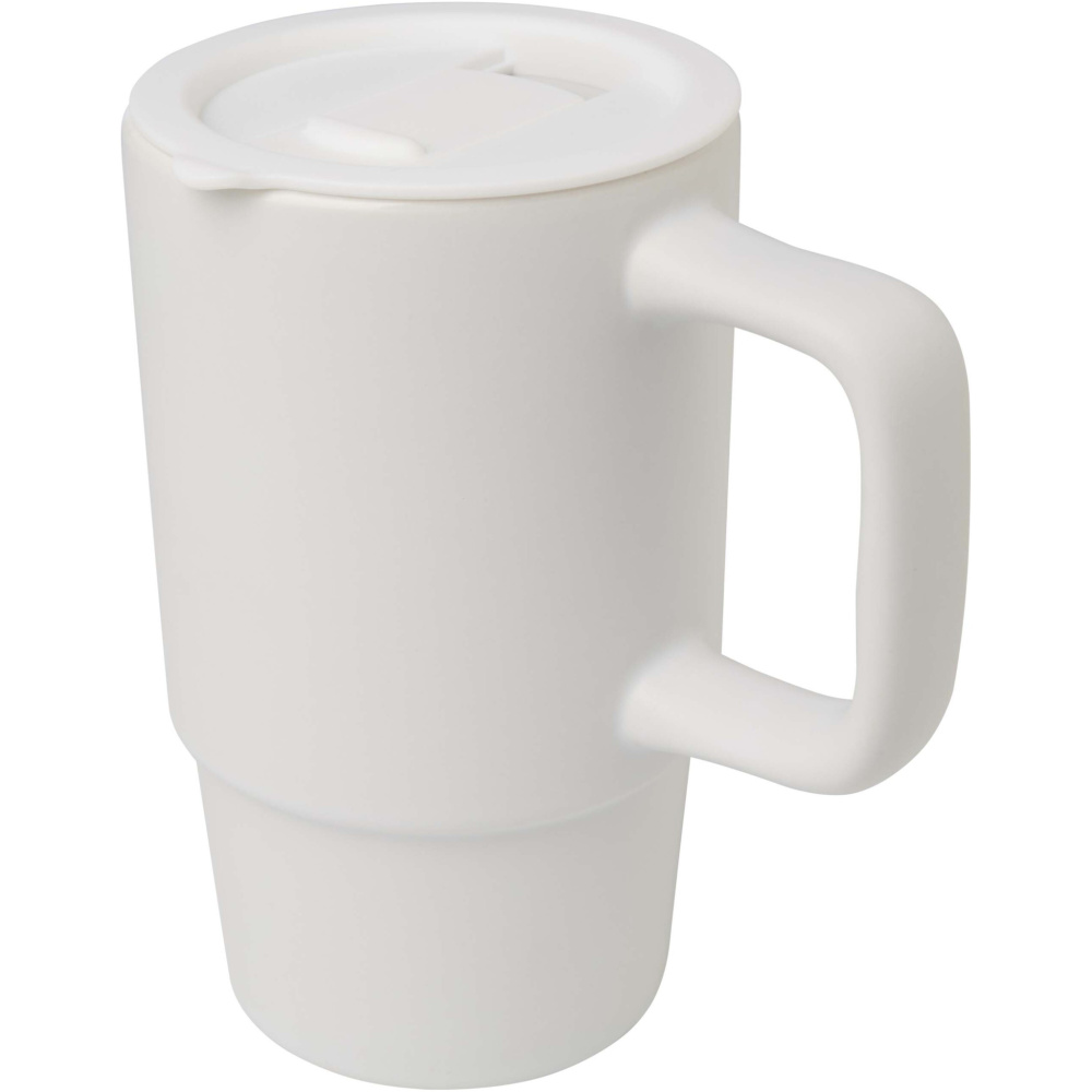 Logotrade Geschäftsgeschenke das Foto: Carter 450 ml Keramiktasse mit Kunststoffdeckel