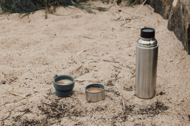Logotrade Werbeartikel das Foto: VINGA Tono RCS Thermoskanne mit zwei Bechern, 750ml