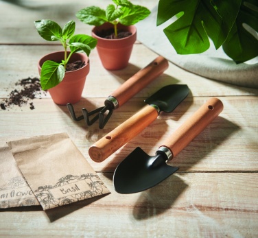 Logotrade promotional giveaway image of: 3 garden tools  in RPET pouch