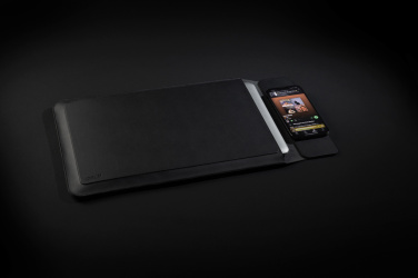 Logo trade promotional items image of: Swiss Peak 15W magnetic charging laptop sleeve 14-15,6"