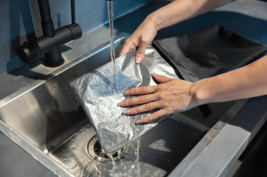 Logo trade promotional merchandise image of: Snackstrap AWARE™ RPET foldable lunchbag 30x20CM