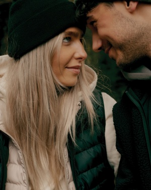 Logo trade ärikingitused foto: Iqoniq Meru naiste taaskasutatud polüestrist vest