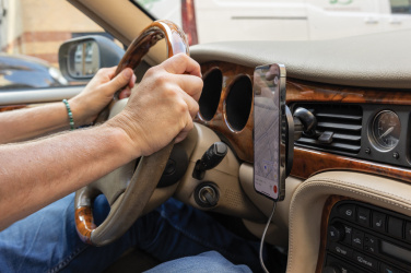 Logotrade ärikingid pilt: PowerCruze RCS plastikust 15W magnetiga laadija autohoidik