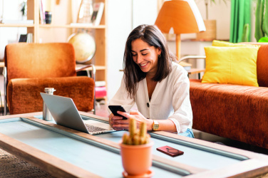 Logotrade ärikingi foto: PAWTT juhtmeta laadija akupank