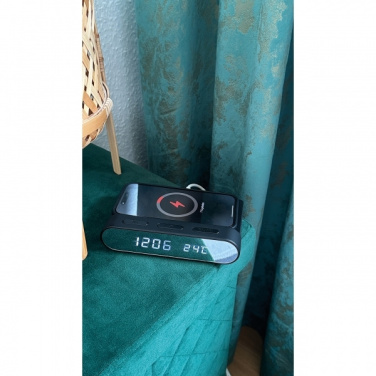 Logo trade liikelahja mainoslahja tuotekuva: Herätyskello ja langaton laturi ADELAIDE