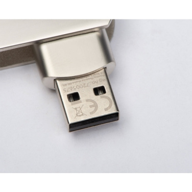 Logotrade verslo dovanos nuotrauka: USB atmintinė 16GB TWISTER