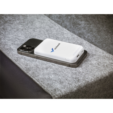 Logotrade verslo dovanos nuotrauka: Force Magnetic RCS Recycled Wireless Powerbank 5000