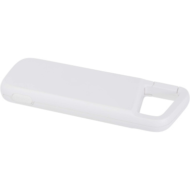 Logotrade ziemassvētku dāvanas foto: Alkes 5000 mAh 12W ūdensizturīgs pārnēsājamais akumulators no pārstrādātas plastmasas ar karabīni