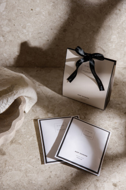 Logotrade ziemassvētku dāvanas foto: VINGA x TGL aromātiskā paciņa