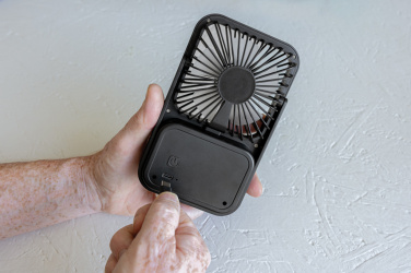 Logotrade ziemassvētku dāvanas foto: Aervina RCS pārstrādātas plastmasas uzlādējams galda ventilators