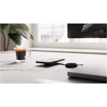 Logotrade ziemassvētku dāvanas foto: Zens Pro 1 15W bezvadu lādētājs