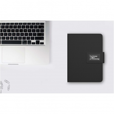 Logotrade reklamprodukter bild: SCX.design O16 light-up A5-anteckningsbok med powerbank