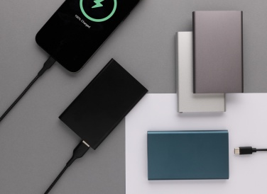 : 4.000mAh powerbank, type C, RCS återvunnen plast/aluminium