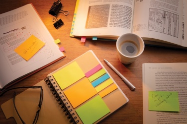 Logotrade presentreklam bild: A5 Kraft spiralbunden anteckningsbok med sticky notes