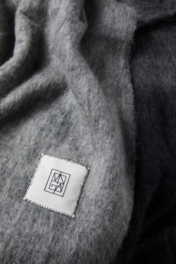 Logotrade profilprodukter bild: Vinga Saletto wool blend pläd