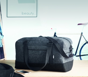 Logotrade profilreklam bild: Weekend bag i RPET-filt