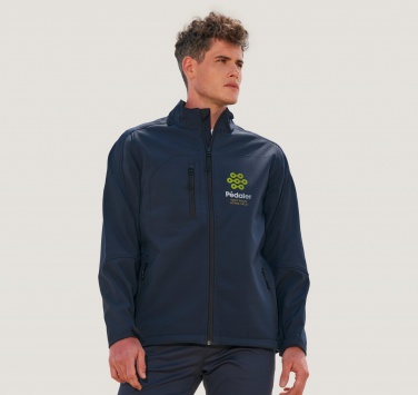 Logotrade profilprodukter bild: RELAX HERR SOFTSHELL JACKA