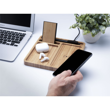 Logotrade profilprodukter bild: Bamboo Organizer laddare