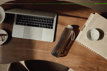 Logotrade kampanjprodukter bild: VINGA Arch RPET vattenflaska 550 ML