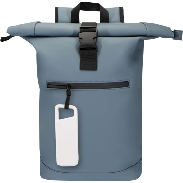 Logotrade profilprodukter bild: Alkes 5 000 mAh 12 W vattenbeständig powerbank av återvunnen plast med karbinhake