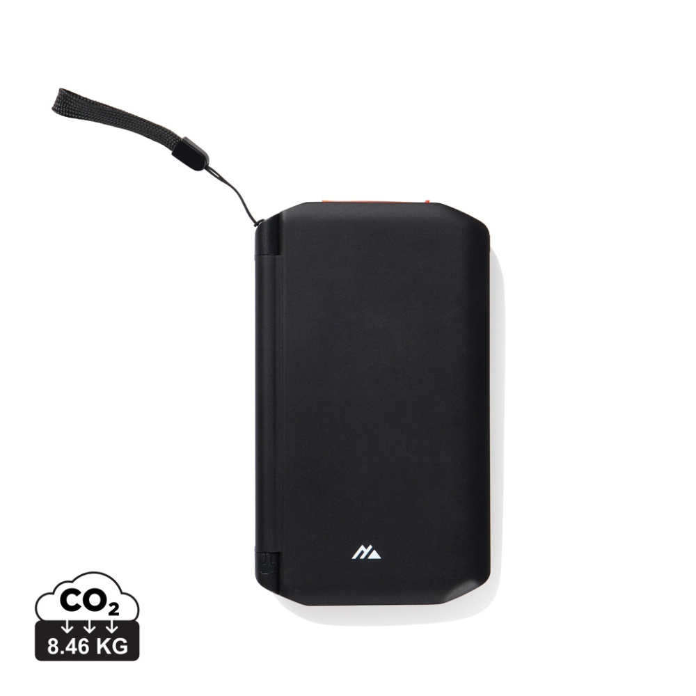 Logotrade presentreklam bild: Nordic Drift Titan 10.000 mAh solcells-powerbank med 3 panel